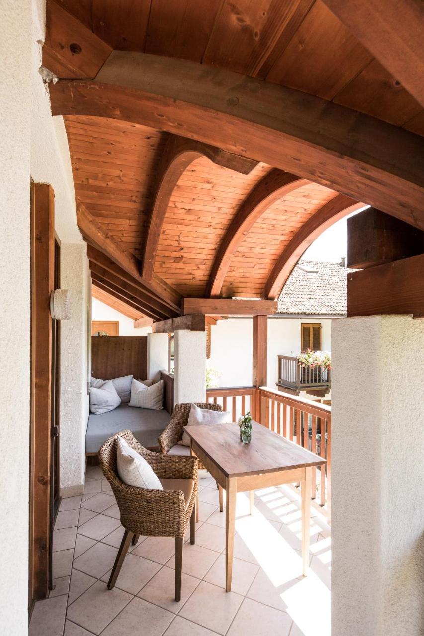 Weingut Weidlhof - Suite & Breakfast - Vacation For Wine Lovers كالدورا المظهر الخارجي الصورة